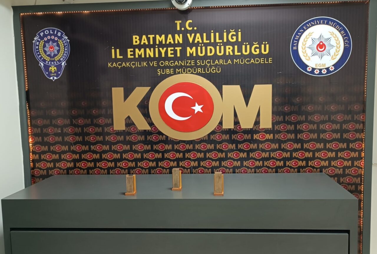 Kulüp başkanı 2,5 kilo altınla yakalandı