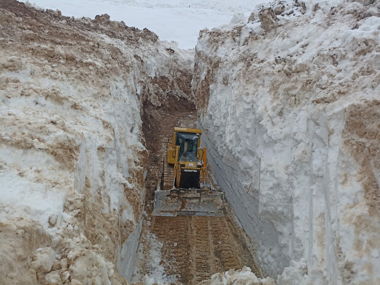 Bu fotoğraf Türkiye’den! Kar kalınlığı 7 metreyi buldu