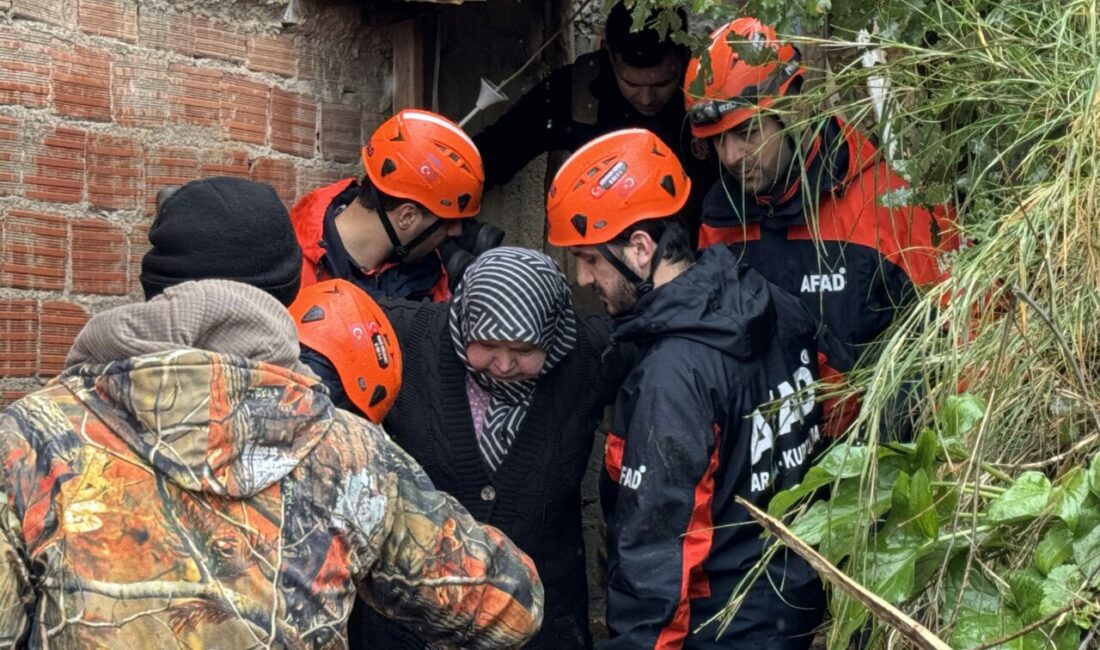 Bursa'da etkili olan sağanağın ardından meydana gelen toprak kayması nedeniyle