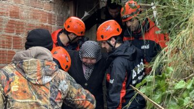 Bursa'da etkili olan sağanağın ardından meydana gelen toprak kayması nedeniyle