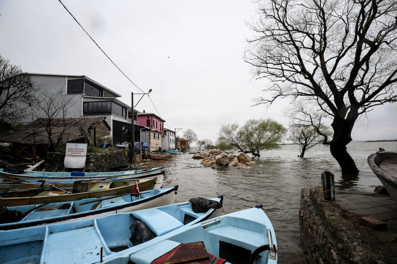 Bursa'daki 'Küçük Venedik' sular altında 2 aa 20260330 40967091 40967067 bursada2gunduretkiliolansaganaksonucuuluabatgolununsuseviyesiyukseldi