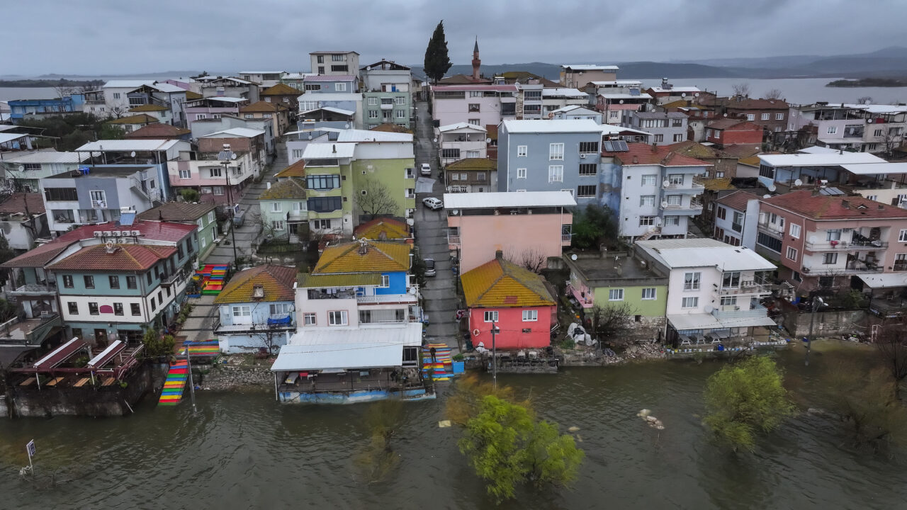 Bursa'daki 'Küçük Venedik' sular altında 6 aa 20260330 40967091 40967072 bursada2gunduretkiliolansaganaksonucuuluabatgolununsuseviyesiyukseldi