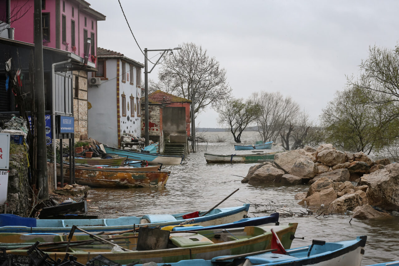 Bursa'daki 'Küçük Venedik' sular altında 8 aa 20260330 40967091 40967074 bursada2gunduretkiliolansaganaksonucuuluabatgolununsuseviyesiyukseldi