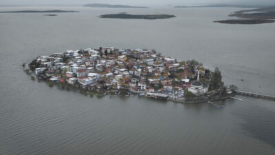 Bursa'da 2 gündür etkili olan sağanak nedeniyle Uluabat Gölü'nün suları,