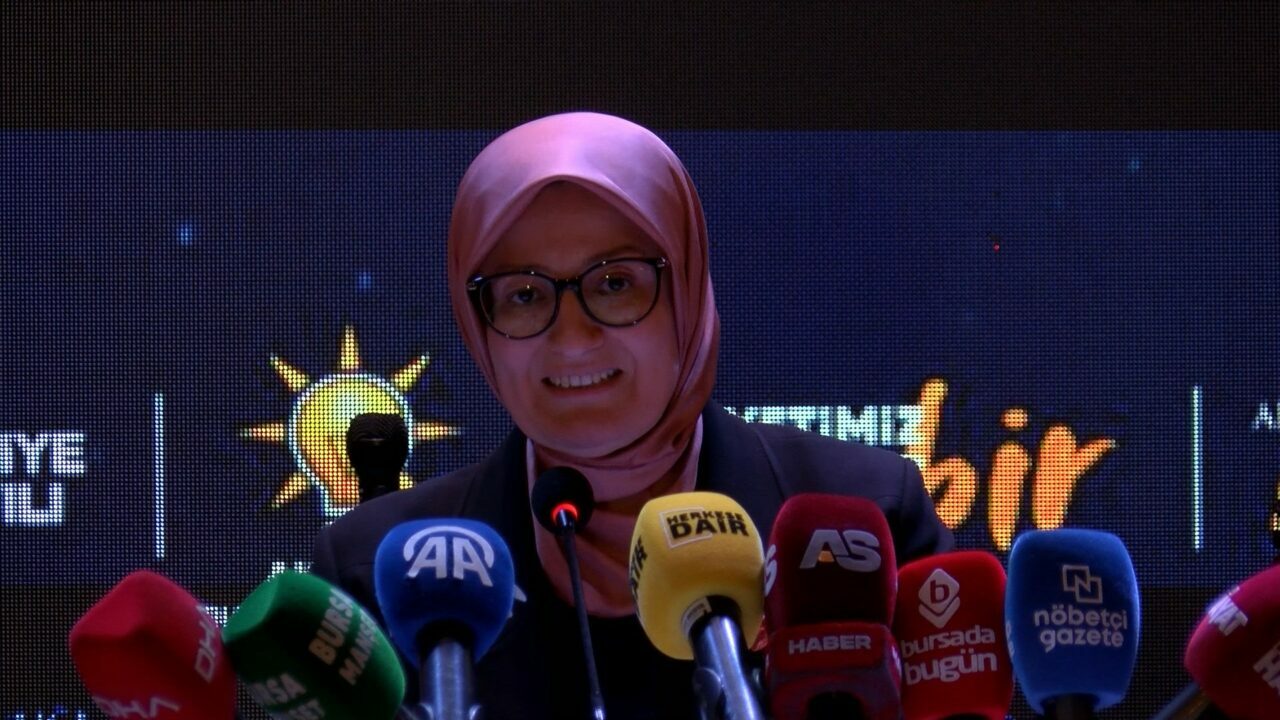 AK Parti’li Uygur: ‘Türkiye, ortaya koyduğu hedeflerle Türkiye Yüzyılı’nı inşa etmekte’ AK Parti’li Uygur: ‘Türkiye, ortaya koyduğu hedeflerle Türkiye Yüzyılı’nı inşa etmekte’