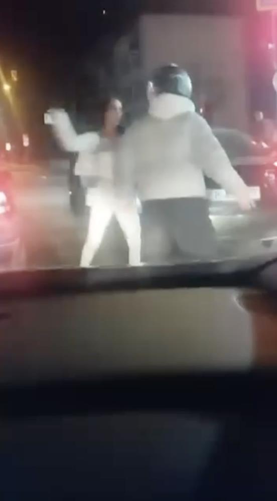 Bursa’da motosiklet sürücüsüne saldıran kadına 180 bin lira ceza Bursa’da motosiklet sürücüsüne saldıran kadına 180 bin lira ceza