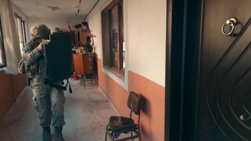 Bursa’da uyuşturucu tacirlerine darbe