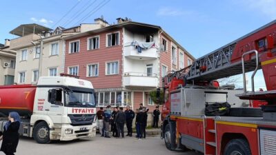 Bursa’daki 3 katlı binada yangın! Dumandan etkilenen bir kişinin durumu ciddi