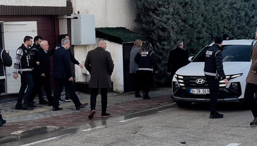 Bursa Büyükşehir Belediye Başkanı Mustafa Bozbey'in de aralarında bulunduğu 55