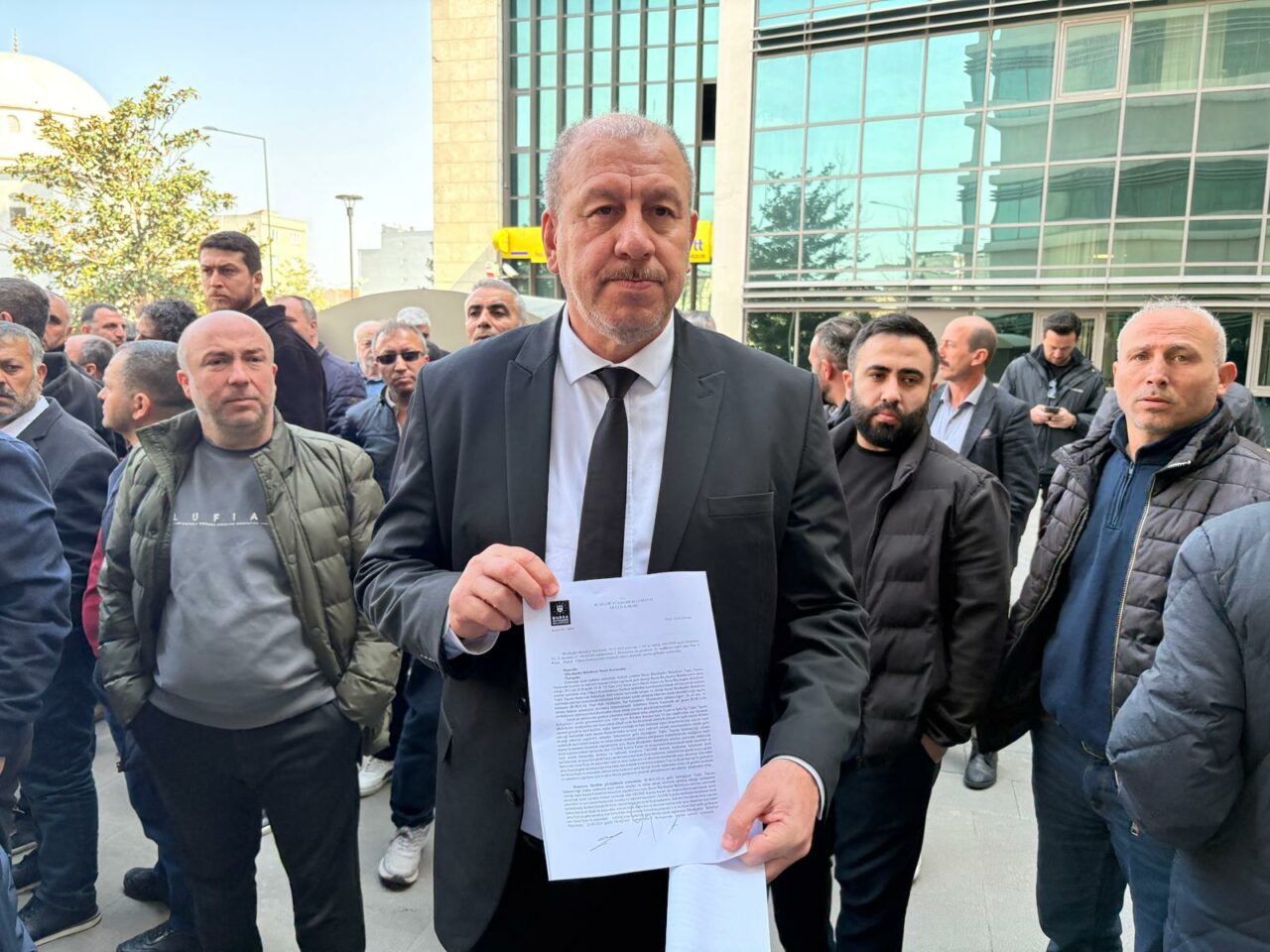 Bursa’da özel halk otobüsçülerinden iş bırakma resti! Belediye önünde eylem…