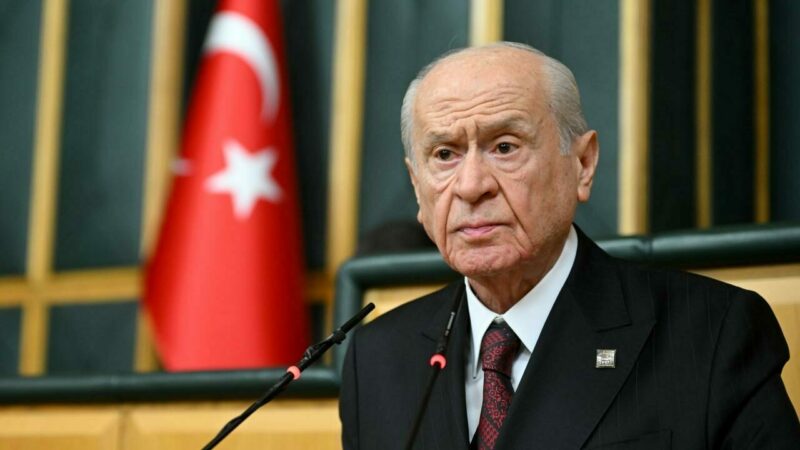 Bahçeli: Ateşkes kararını memnuniyetle karşılıyoruz MHP Genel Başkanı Devlet Bahçeli, "Bölgesel ve küresel barış adına