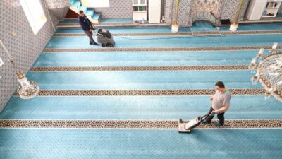 Bursa camilerinde bayram temizliği