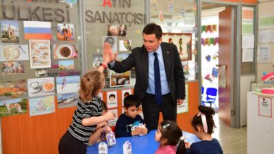 Bursa’da Başkan Aydın’dan çocuklara bayram ziyareti