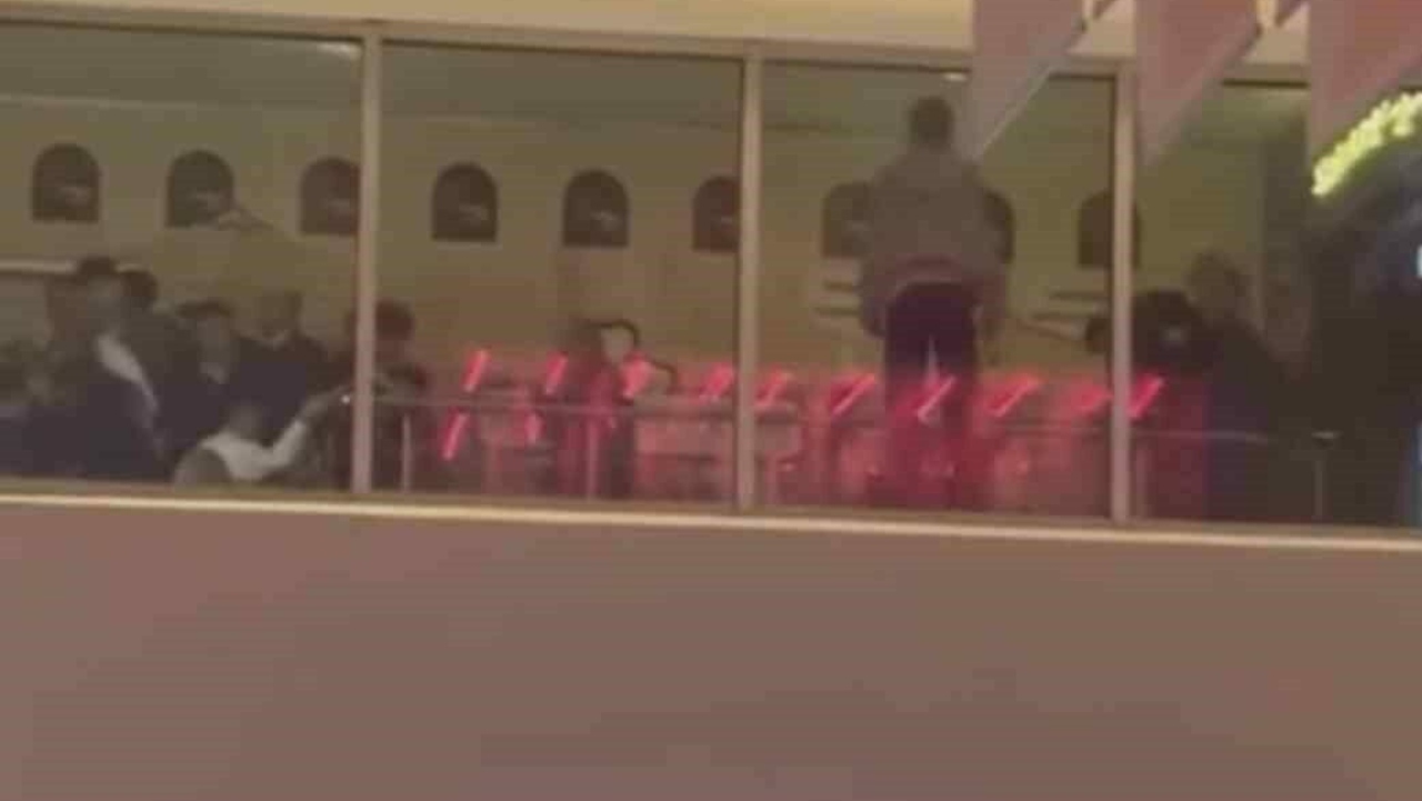 Bursa’da AVM’de ortalık karıştı