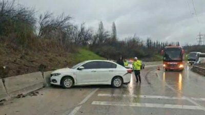 Bursa otobanında zincirleme kaza: 4 araç birbirine girdi