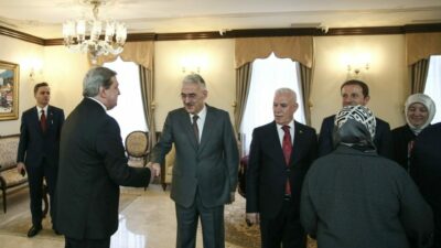 Bursa protokolü Valilikte bayramlaştı