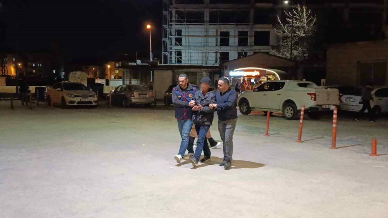 Bursa’da 15 yıl hapis cezası bulunan firari dolmuşta yakalandı