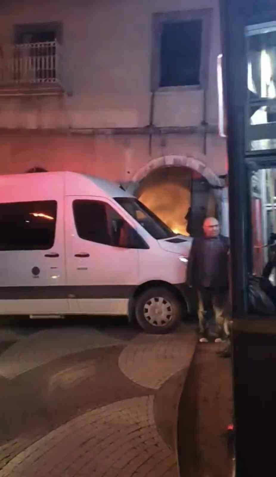 Bursa’da 156 yıllık tarihi binada yangın!