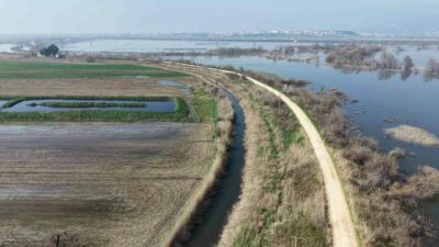 Bursa’da 2 bin dönüm arazi sular altında! Çiftçinin bekleyişi sürüyor
