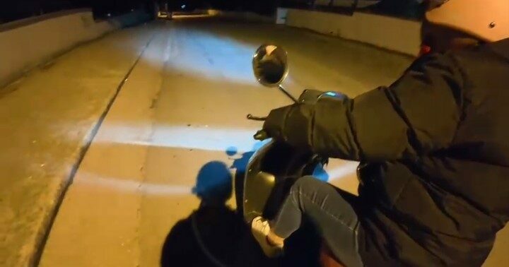 Bursa’da annesine motor sürmeyi öğretti, izleyenleri kırdı geçirdi