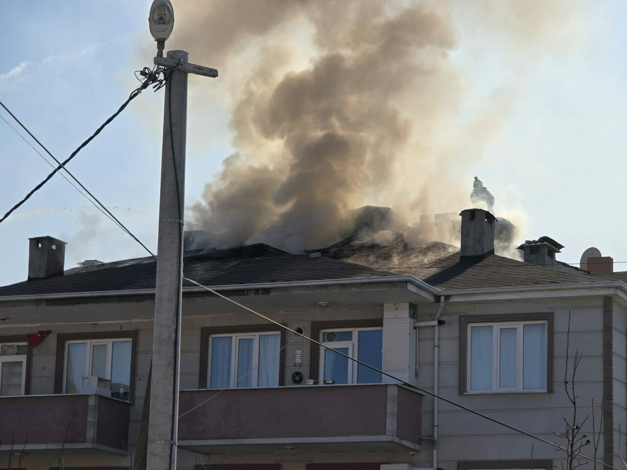 Bursa’da apartmanda yangın paniği Bursa’da apartmanda yangın paniği