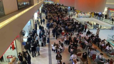 Bursa’da bayramın adresi AVM’ler oldu
