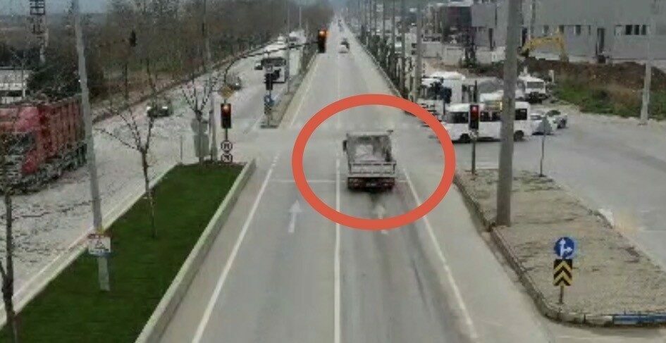 Bursa’da drone’lu denetim! Kırmızı ışıkta geçenler bu kez kaçamadı