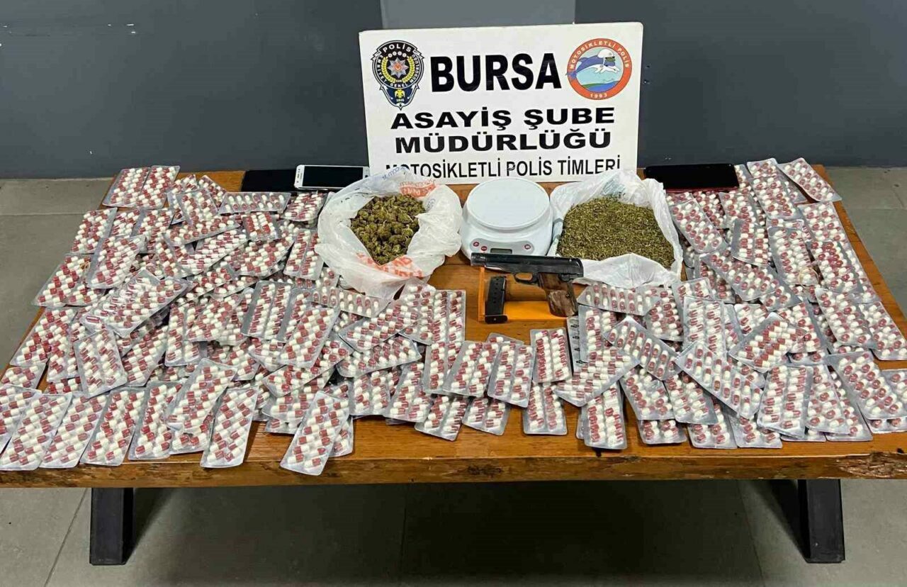 Bursa’da ‘dur’ ihtarına uymadı, evinden bakın neler çıktı…