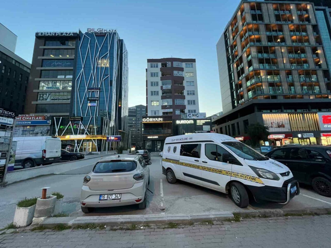 Bursa’da eski sevgili dehşeti: Güzellik merkezinde 2 kişi başından vurulmuş halde bulundu