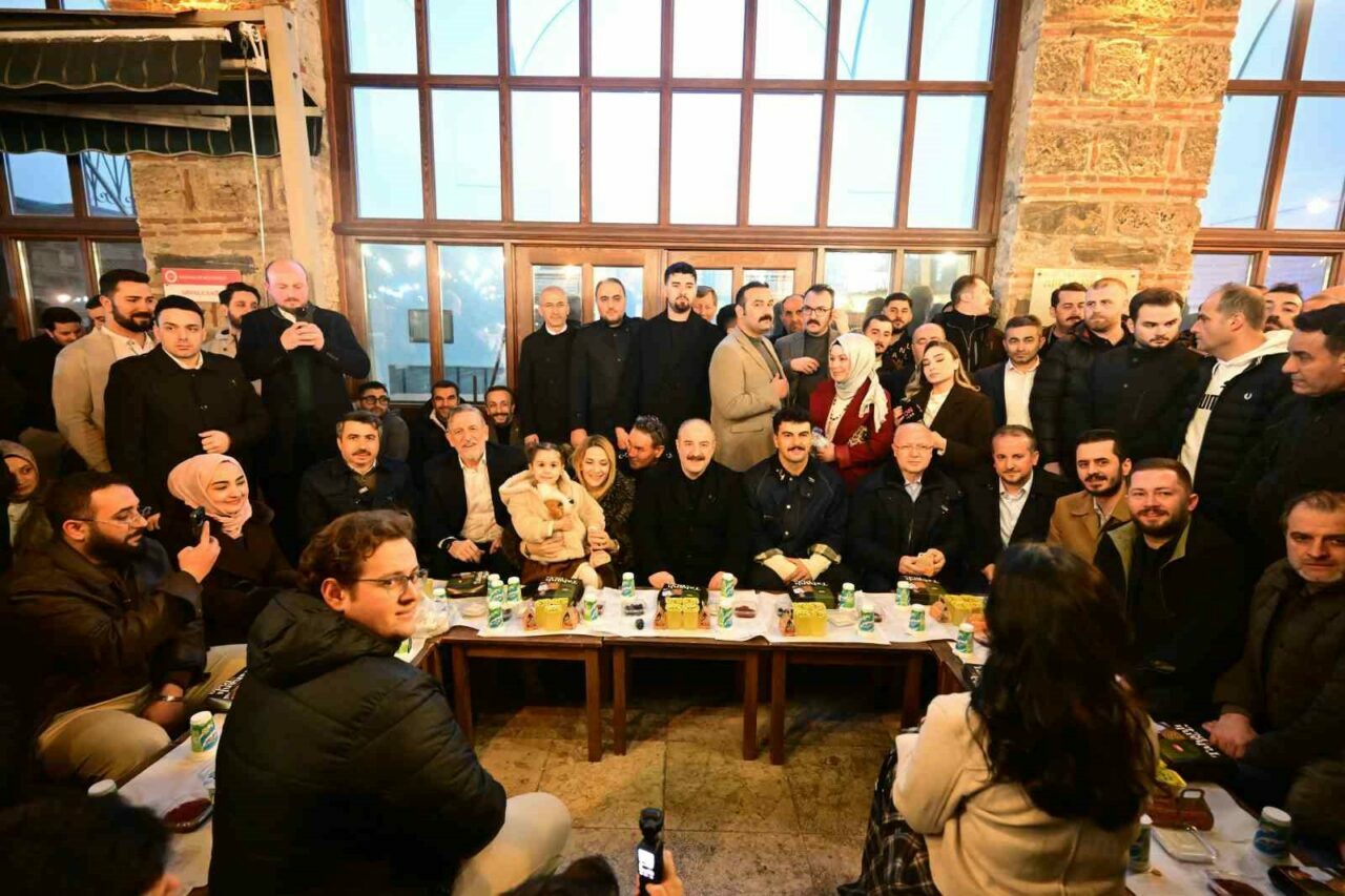 Bursa sahurda buluştu! Varank’tan birlik mesajı…