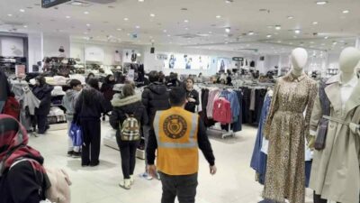 Bursa’da ihtiyaç sahibi 400 çocuğa bayram sevinci!