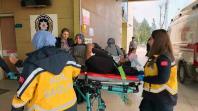 Bursa’da kontrolü kaybeden kamyonet yoldan çıktı