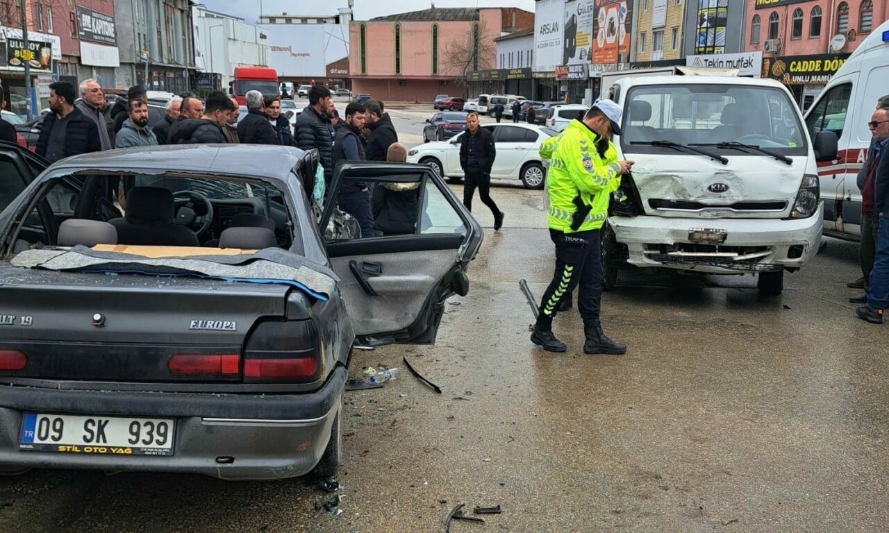 Bursa’da korkunç kaza: 4’ü çocuk 9 yaralı