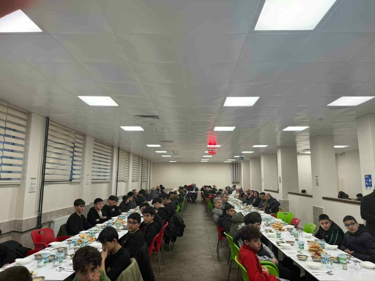 Bursa’da öğrenciler ve şehit aileleri aynı sofrada buluştu