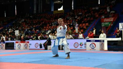 Bursa’da okul müdüründen iki dalda altın madalya