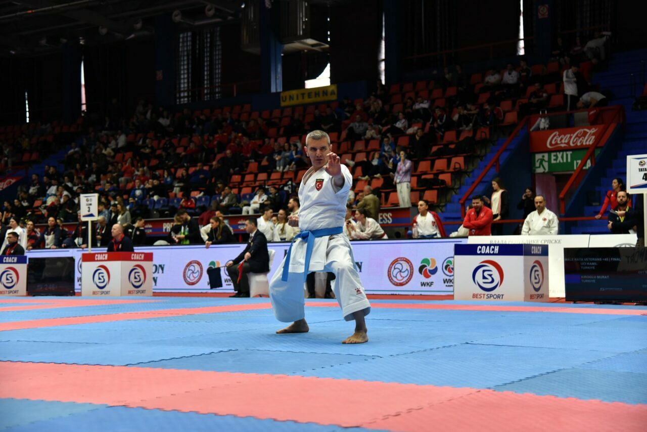 Bursa’da okul müdüründen iki dalda altın madalya