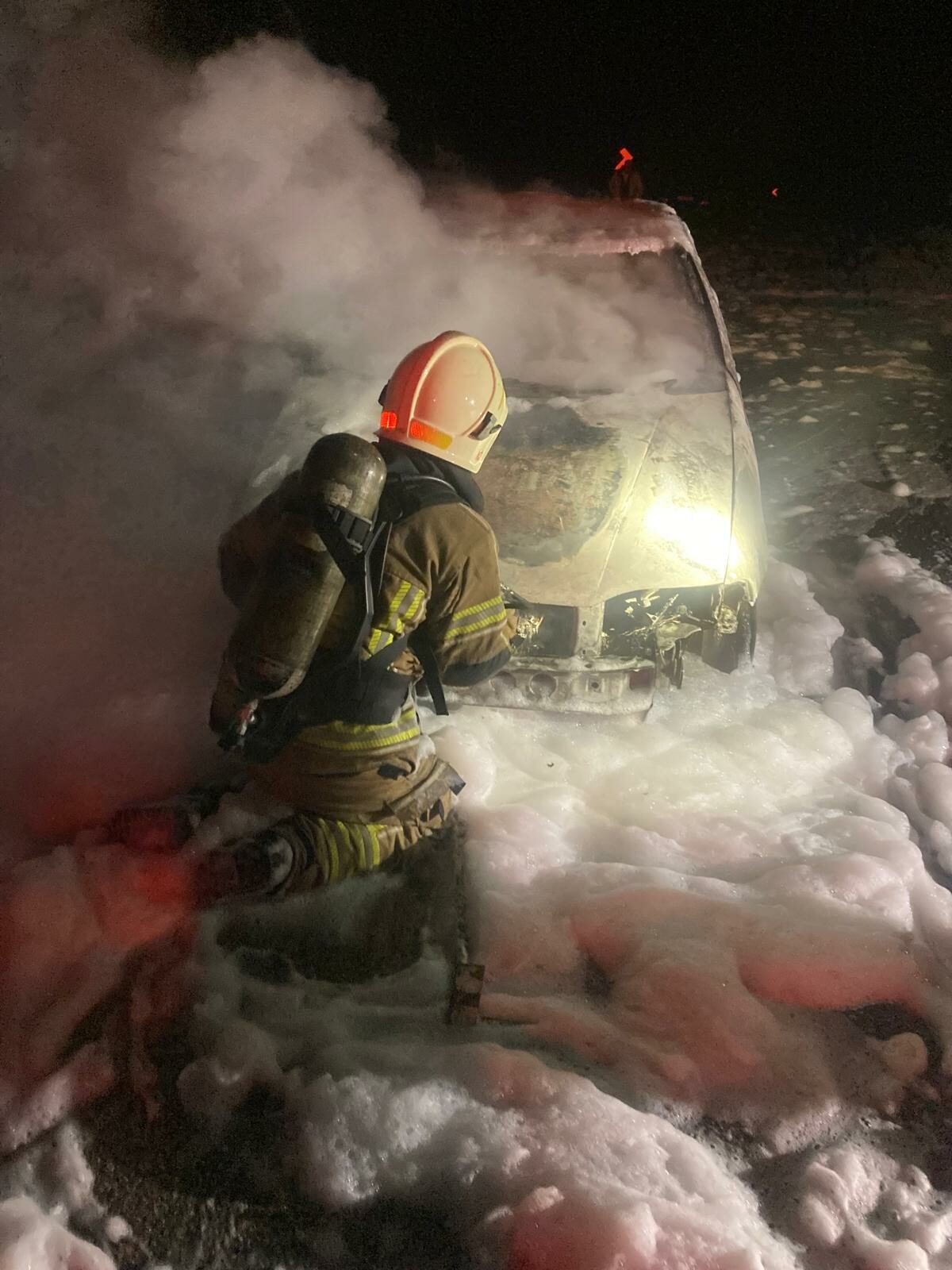 bursada otomobil alev topuna dondu 45422ecdd556