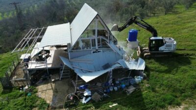 Bursa’da hepsi tek tek yıkıldı! Tarım arazisine kaçak yapmışlar