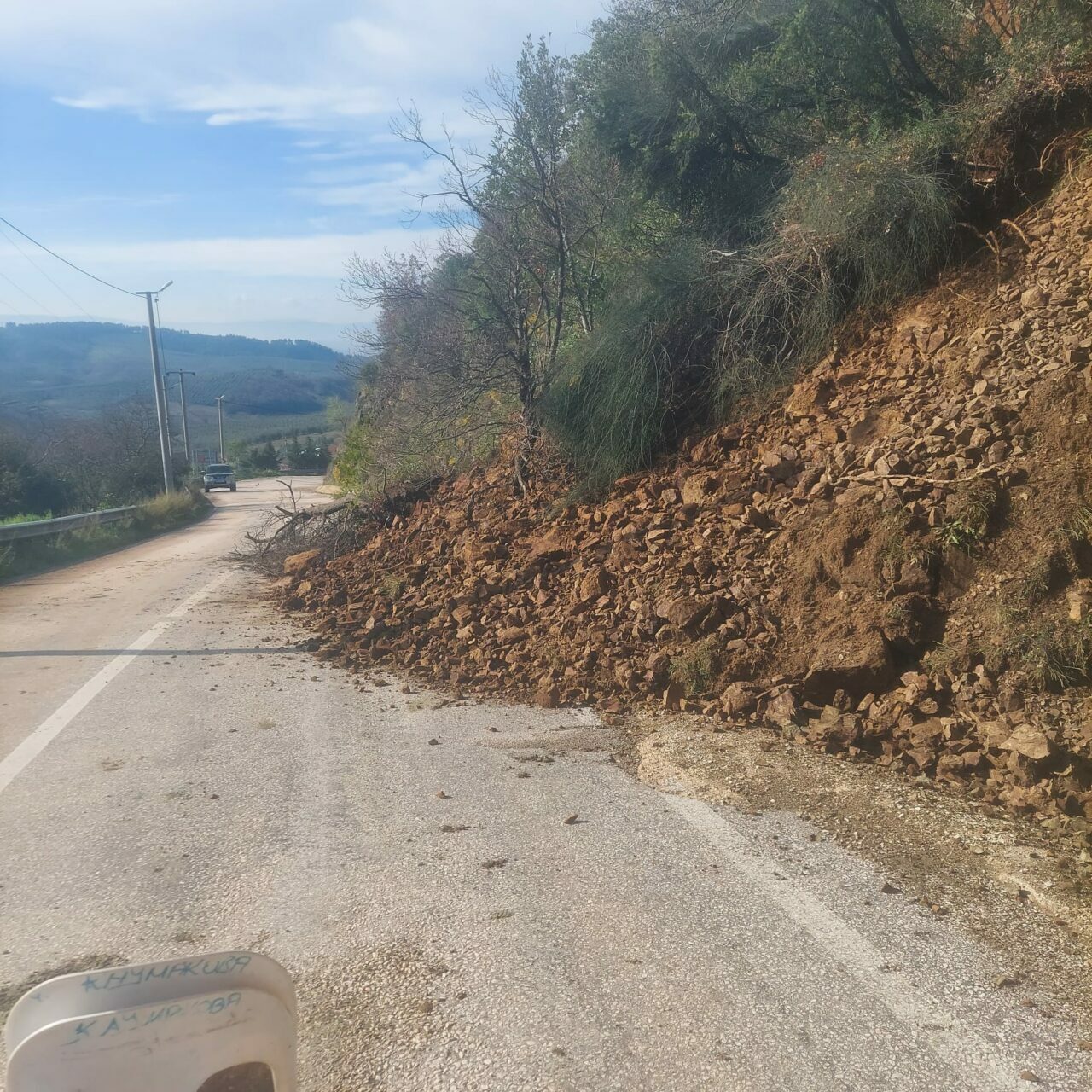 Bursa'da toprak kayması 2 bursada toprak kaymasi d487ece5cb70