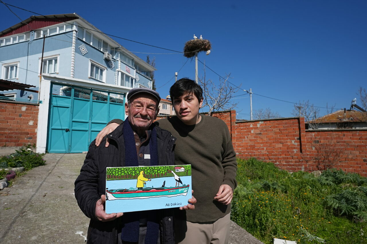 Bursa’da Yaren leylekle Adem amcanın dostluğu otizmli gencin tuvaline yansıdı