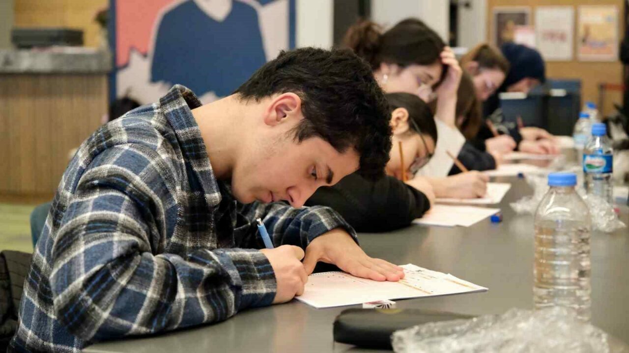 bursada yks adaylarina sinav destegi 59ecca886664