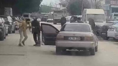 Bursa’da yol ortasındaki yumruklu kavga kamerada