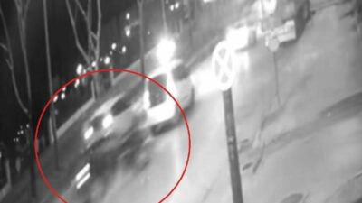 Bursa’daki feci kaza kamerada: İkiye bölünen araçtan kurtuldu