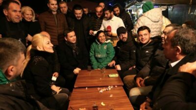 Bursalılar sahurda tarihi meydanda buluştu