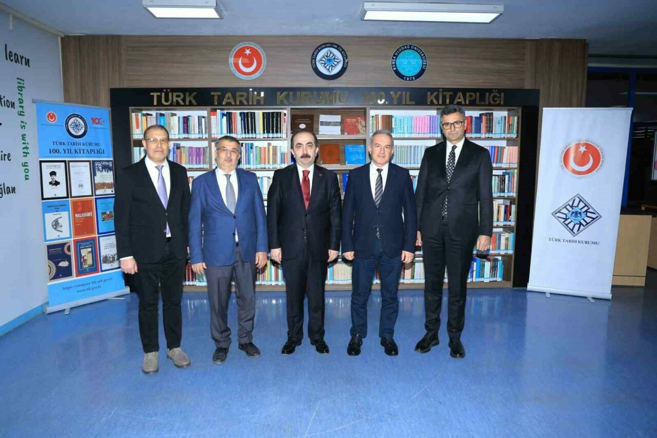 buude turk tarih kurumu 100 yil kitapligi kuruldu 4093d981687a