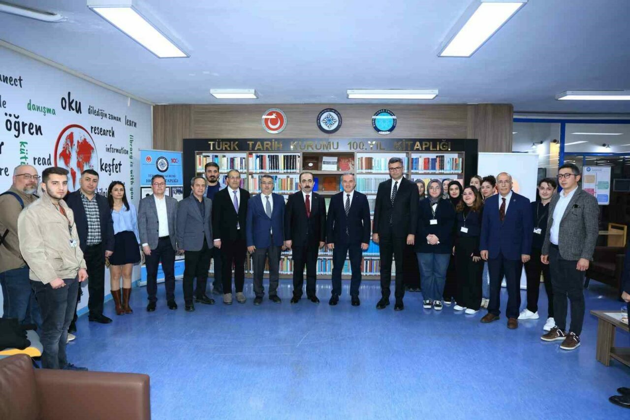buude turk tarih kurumu 100 yil kitapligi kuruldu f00ba6be5a50