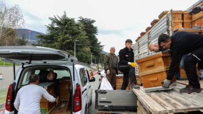 Olay Gazetesi Yazarı İhsan Aydın, Bursa Büyükşehir Belediyesi'nin bal üretimini