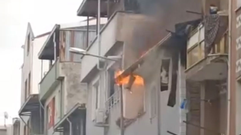 Bursa’da çatı yangını paniği