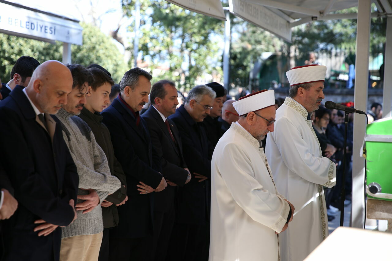 Savunma Sanayii Başkanı’nın acı günü! Bursa’da son yolculuğuna uğurlandı