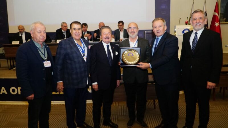 Bursa OSB’de Hüseyin Durmaz güven tazeledi! Kongrenin onur konuğu Devlet eski Bakanı Cavit Çağlar’dı…